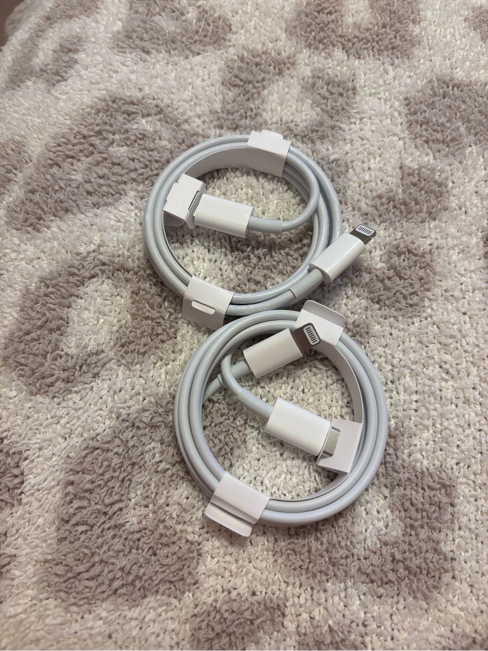 Apple set of 2 cords